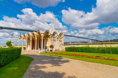  İstanbul 'daki Beylerbeyi Sarayı bahçe manzarası
