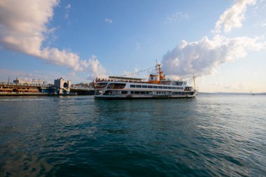 İstanbul Galata Köprüsü manzaralı.