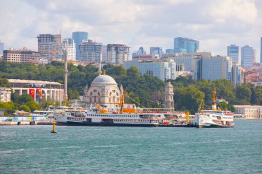 İstanbul Galata Köprüsü manzaralı.