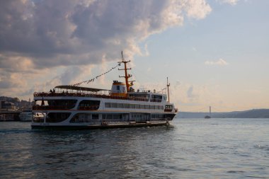 İstanbul Galata Köprüsü manzaralı.