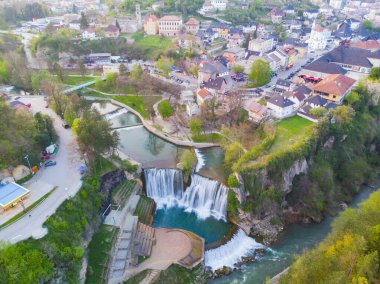 Bosna-Hersek 'in tarihi Jajce kasabası, muhteşem Pliva şelalesiyle ünlü