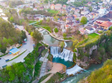 Bosna-Hersek 'in tarihi Jajce kasabası, muhteşem Pliva şelalesiyle ünlü