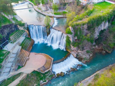 Bosna-Hersek 'in tarihi Jajce kasabası, muhteşem Pliva şelalesiyle ünlü