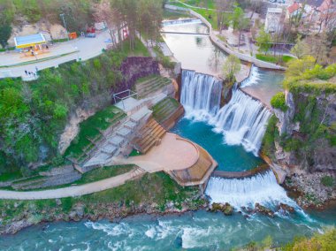 Bosna-Hersek 'in tarihi Jajce kasabası, muhteşem Pliva şelalesiyle ünlü