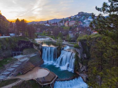 Bosna-Hersek 'in tarihi Jajce kasabası, muhteşem Pliva şelalesiyle ünlü