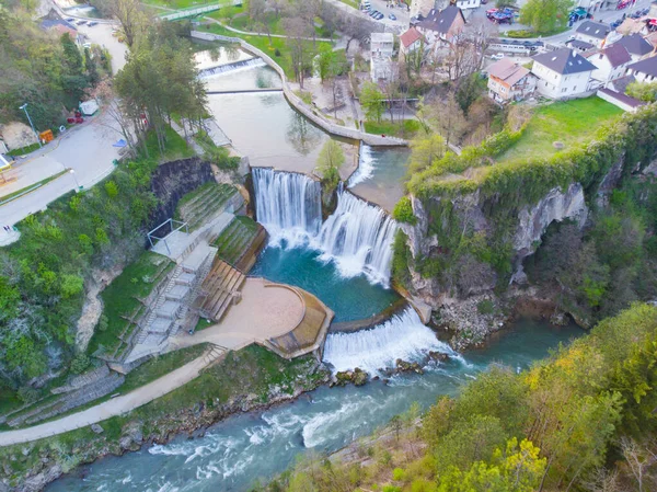 波斯尼亚和黑塞哥维那历史上著名的Jajce镇 以壮观的普里瓦瀑布而闻名 — 图库照片