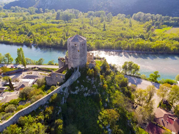 波斯尼亚和黑塞哥维那Pocitelj历史村的库拉堡塔 内雷特瓦河 — 图库照片