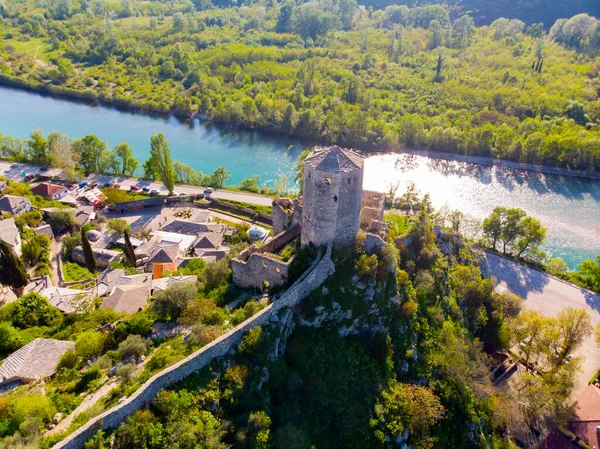 波斯尼亚和黑塞哥维那Pocitelj历史村的库拉堡塔 内雷特瓦河 — 图库照片