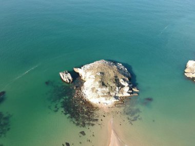sile 'deki en güzel hangarlardan biri Akakese. Bu körfez mükemmel doğasıyla büyüleyici. İstanbul 'un bu gizli sığınağı temiz havasıyla insanları gençleştiriyor..