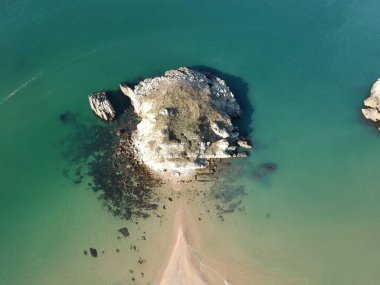 sile 'deki en güzel hangarlardan biri Akakese. Bu körfez mükemmel doğasıyla büyüleyici. İstanbul 'un bu gizli sığınağı temiz havasıyla insanları gençleştiriyor..