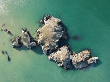 sile 'deki en güzel hangarlardan biri Akakese. Bu körfez mükemmel doğasıyla büyüleyici. İstanbul 'un bu gizli sığınağı temiz havasıyla insanları gençleştiriyor..