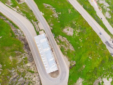 İsviçre 'deki Alp Geçidi' nde bir otel.