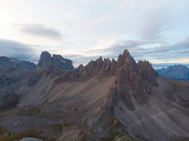 Kuzey İtalya 'da Veneto ve Güney Tyrol arasında yer alan ünlü 