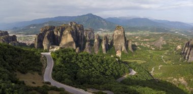 Yunanistan Meteor 'daki Kastraki kasabasında insansız hava aracı görüntüsü