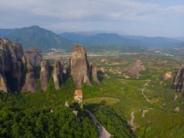 Yunanistan Meteor 'daki Kastraki kasabasında insansız hava aracı görüntüsü
