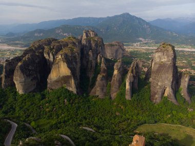 Yunanistan Meteor 'daki Kastraki kasabasında insansız hava aracı görüntüsü