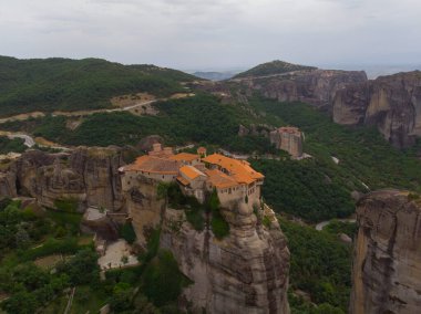 Yunanistan Meteor 'daki Kastraki kasabasında insansız hava aracı görüntüsü