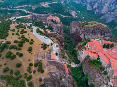 Yunanistan Meteor 'daki Kastraki kasabasında insansız hava aracı görüntüsü
