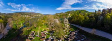 Jajce ve Pliva şelalesinin hava manzarası, Bosna-Hersek
