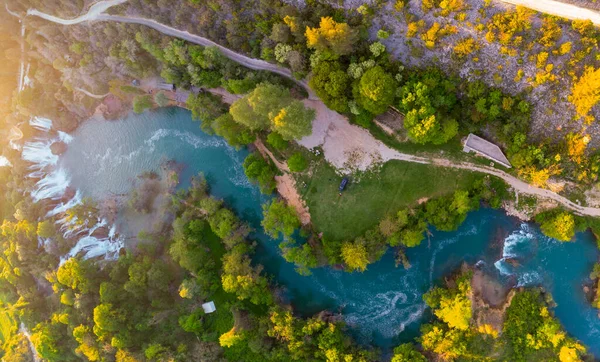 ボスニア ヘルツェゴビナのトレビザット川のクラヴィツェの滝 — ストック写真