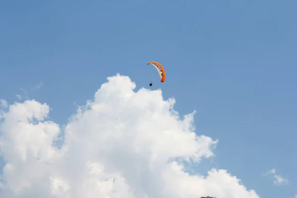 Paragliding Sport Tussen Wolken — Stockfoto