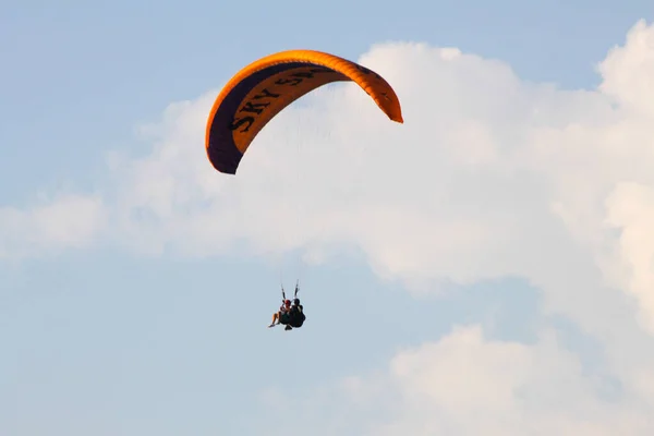 Paragliding Sport Tussen Wolken — Stockfoto