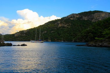 Fethiye Kelebek Vadisi, adanın etrafında yatlar geziyor..
