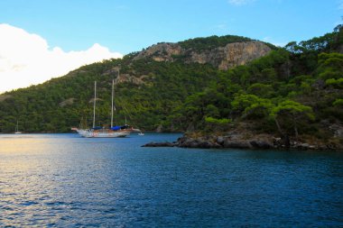 Fethiye Kelebek Vadisi, adanın etrafında yatlar geziyor..