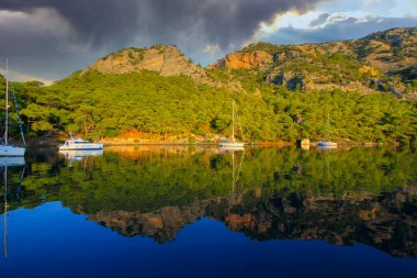 Fethiye Kelebek Vadisi, adanın etrafında yatlar geziyor..