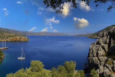 Fethiye Kelebek Vadisi, adanın etrafında yatlar geziyor..