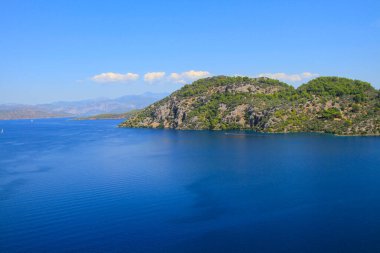 Fethiye Kelebek Vadisi, adanın etrafında yatlar geziyor..