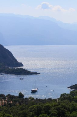 Turkuaz su kenarında plajda Türk resort, bodrum, Türkiye