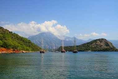 Turkuaz su kenarında plajda Türk resort, bodrum, Türkiye