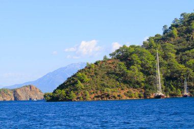 Turkuaz su kenarında plajda Türk resort, bodrum, Türkiye