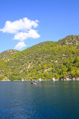 Turkuaz su kenarında plajda Türk resort, bodrum, Türkiye