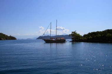 Turkuaz su kenarında plajda Türk resort, bodrum, Türkiye