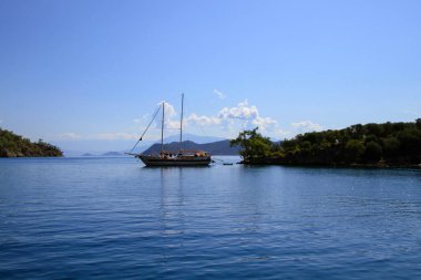Turkuaz su kenarında plajda Türk resort, bodrum, Türkiye