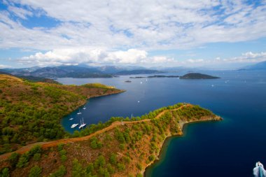 Oludeniz Sahili 'nin panoramik manzarası. Fethiye, Mugla, Türkiye. Yaz ve tatil konsepti.