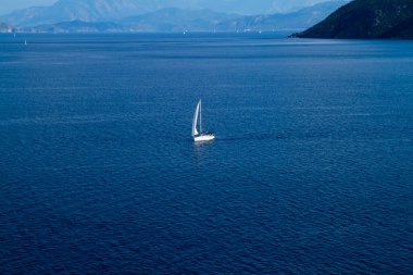 Oludeniz Sahili 'nin panoramik manzarası. Fethiye, Mugla, Türkiye. Yaz ve tatil konsepti.