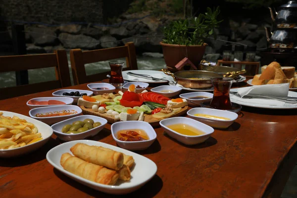 Traditioneel Turks Ontbijt Met Een Grote Verscheidenheid — Stockfoto