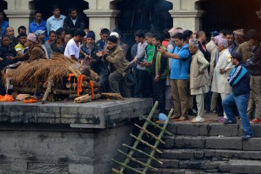 Hindistan ve şehirde yaşayan insanlar. 