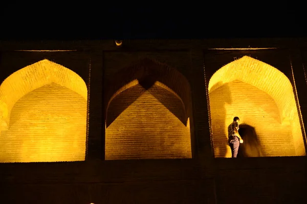 Ponte Khaju Isfahan Iluminada Anoitecer Irã — Fotografia de Stock