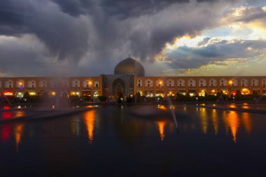 Naqsh-i Cihan Meydanı (İmam Meydanı) - İsfahan