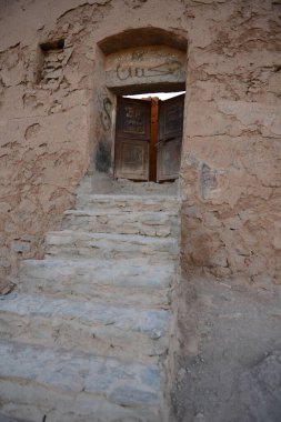 Yazd, İran'ın Zerdüştçülük tarafından inşa sessizlik kuleleri yakınındaki Harabeleri