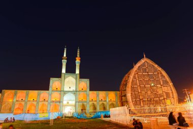 Yazd, İran 'daki Amir Chakhmaq Kompleksi görüşü