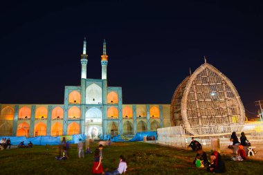 Yazd, İran 'daki Amir Chakhmaq Kompleksi görüşü