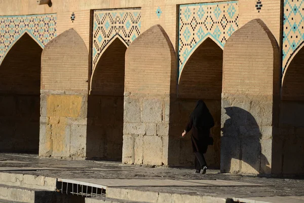 Мост Расположенный Исфахане Иран Построен 1602 Году Имеет Арки Символ — стоковое фото