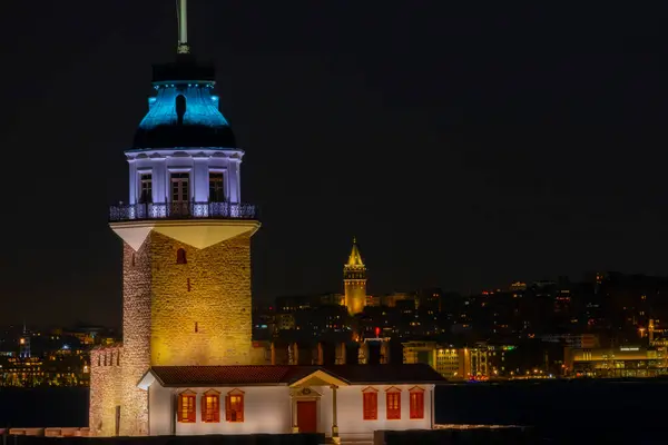 Torre Donzela Recém Restaurada Noite Parlamento Pôr Sol Azul — Fotografia de Stock