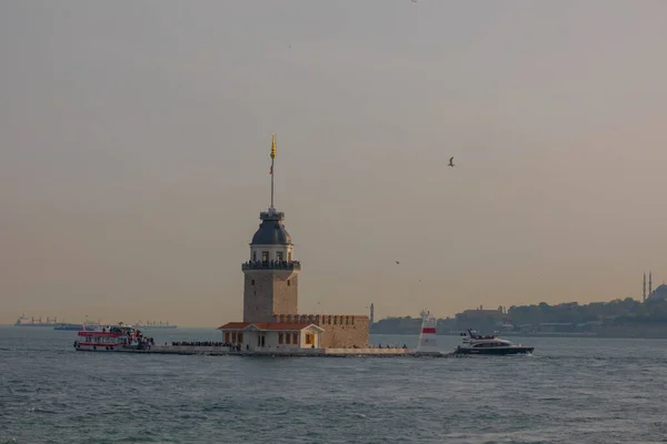 Wieża Dziewicy Stambule Turcja Kiz Kulesi Wieża Dziewic Nowy Wygląd — Zdjęcie stockowe