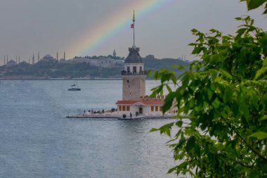 Maiden 's Tower' ın yeni versiyonu İstanbul, Türkiye. (KIZ KULESI) Yeni görünüş. İstanbullar İnci Bakireler Kulesi yenilendikten sonra yeniden açıldı..